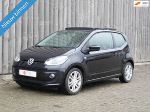 Volkswagen Up! 1.0 high up! BlueMotion - Panoramadak - Leder - Stoelverwarming - PDC