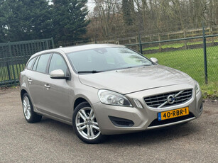 Volvo V60 1.6 T3 Kinetic /Trekhaak/Navi/Airco/