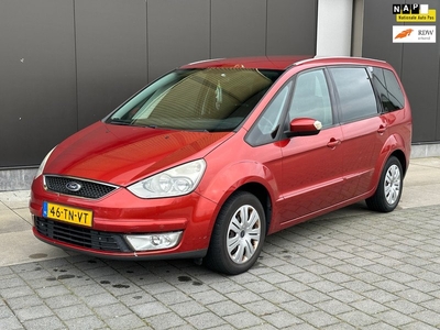 Ford Galaxy 2.0-16V Trend l 7 Persoons l Rijdt & schakelt zeer goed l Gebruikersporen rondom l