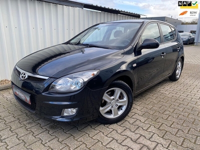 Hyundai I30 1.4i Dynamic 5-Drs. / Airco / Elektr. pakket