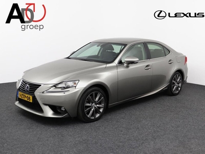 Lexus IS 300h Business Line | Dealeronderhouden | Achteruitrijcamera | 17 Inch lichtmetalen velgen