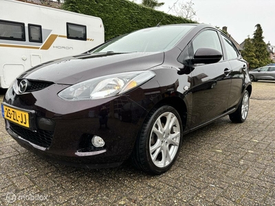 Mazda 2 1.3hp S-VT Executive Luxe uitvoering / Nieuwe APK