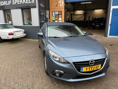 Mazda 3 2.0 TS 12 Maanden Garantie word afgeleverd nieuwe apk auto is compleet gereinigd en gepoetst