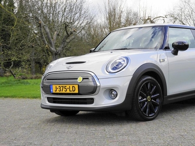 Mini Mini Electric Essential 33 kWh Navi cruise camera half leder