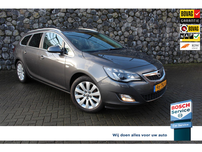 Opel Astra Sports Tourer 1.6 180PK Turbo Cosmo Xenon Navi Afn Trekhaak Schuifdak climate en cruise control