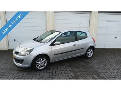 Renault Clio 1.2-16V Team Spirit Airco / Apk 04-2025!