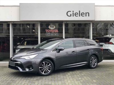 Toyota Avensis Touring Sports 1.8 VVT-I CVT Dynamic Plus | Trekhaak, Stoelverwarming, 17inch, Privacy Glass, Parkeercamera, 1600KG Trekgewicht