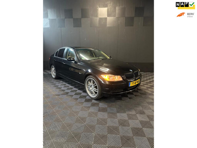 BMW 3-serie 318i Business Line | Navi | Clima | Leder | Nieuwe APK |