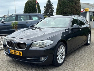 BMW 5 Serie Touring 520D Panorama Trekhaak Handgeschakeld