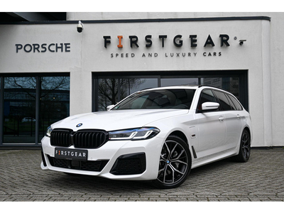 BMW 5-serie Touring 530e xDrive Business Edition Plus *Luchtvering / Head-Up / Panorama / Stoelventilatie / Memory / Keyless*