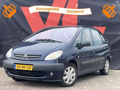 Citroën Xsara Picasso 1.8i-16V Différence 2 Radio CD