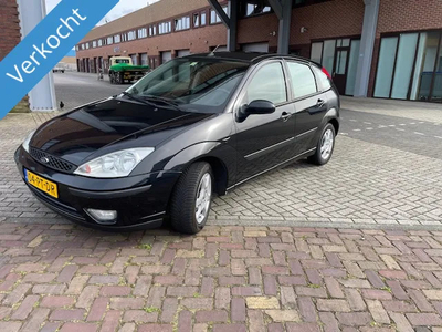 Ford Focus 1.6-16V Futura! Leder! 138 DKM NAP! Airco! Nw ApK!