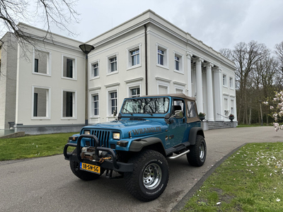 Jeep Wrangler 2.5i Softtop + HARDTOP, 4 PERSOONS