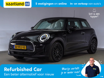 MINI Cooper 1.5 136pk Classic Aut. [ Navigatie Sportstoelen Ambient Light ]