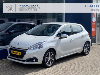 Peugeot 208 Allure 110PK 6-Bak | Parelmoer Wit | Trekhaak | Lichtmetaal | Mistlampen | Navigatie | Cruise Control | Climate Control | Parkeersensoren