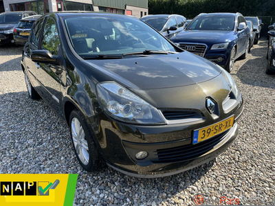 Renault Clio 1.6-16V Initiale,Airco,5drs,trekhaak,cruise