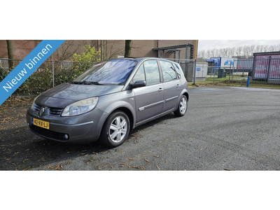 Renault Scénic 1.5 dCi Privilège Luxe NETTE AUTO RIJD EN SCHAKELT GOED