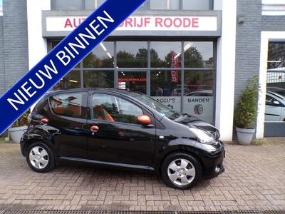 Toyota Aygo 1.0 VVT-i Dynamic Orange&Black