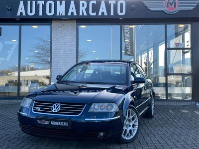 Volkswagen Passat 4.0 W8 Protection 4Motion | Leder | Xenon | Cruise | Navi | YoungTimer | Uniek | PDC | Sportwielen