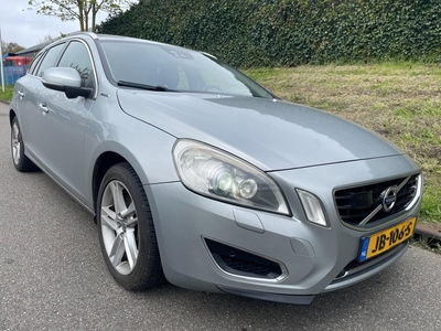 Volvo V60 2.4 D6 AWD Plug-In Hybrid Pure Limited Leder -