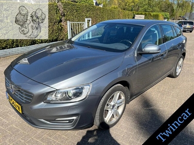 Volvo V60 2.4 D6 Twin Engine Summum ECC NAVI LEDER PDC