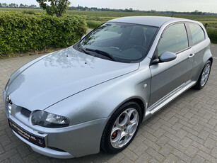 Alfa Romeo 147 3.2 V6 GTA Lederen bekleding en super origineel!