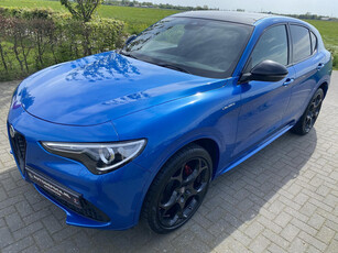 Alfa Romeo Stelvio 2.0 T AWD Veloce Blu Misano! Schuifdak Harman Kardon 21 inch.