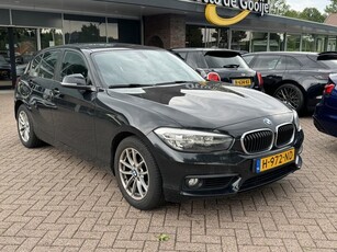 BMW 1-serie 118i Executive / Navigatie / Parkeerhulp V+A /