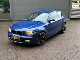 BMW 1-serie 120i High Executive / NAP / M-VELGEN / RIJDT SCHAKELT TOP