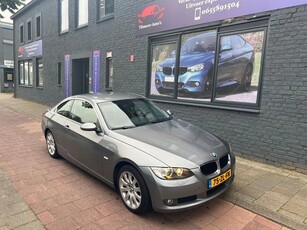 BMW 3-SERIE coupe 320i Executive riem vernieuwd (bj 2008)