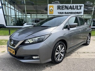 Nissan Leaf Acenta 40 kWh / Automaat / €2000,- Subsidie