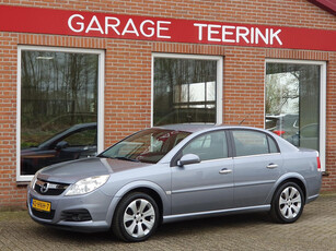 Opel Vectra 1.8-16V Executive 140PK 4drs clima, cruise, navi, pdc, lmv, trekhaak RIJKLAAR