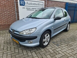 Peugeot 206 1.6-16V XS NIEUWE APK (bj 2002)