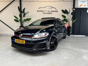 Volkswagen GOLF 2.0 TSI DSG GTI TCR PANO AKRAPOVIC CAMERA