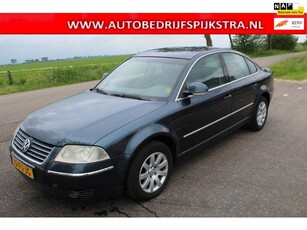 Volkswagen Passat 1.9 TDI // KLIMA / CRUISE / LMV //