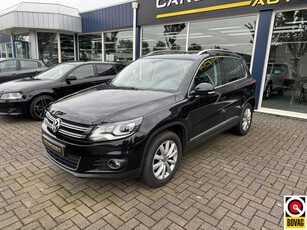 Volkswagen Tiguan 2.0 TSI Sport&Style 4motion R-line Edition Schuif kantel dak | Camera | Navi