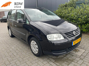 Volkswagen Touran 1.6-16V FSI 5p *CLIMA *CRUISE *NAVI