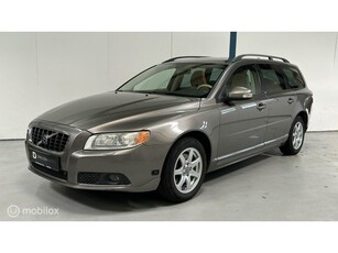 Volvo V70 2.0F Momentum XENON / YOUNGTIMER