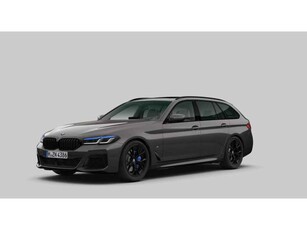 BMW 5 Serie Touring 540i xDrive M-Sport | Panorama | Trekhaak | Comfort Zetels | 4-Wielbest. | Driving Ass. Prof. | Laser | Camera