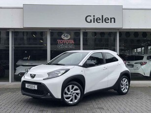 Toyota Aygo X 1.0 VVT-i Pulse Plus | Stoelverwarming, Keyless, Climate control, Parkeercamera, Licht + regensensor, Lichtmetalen velgen