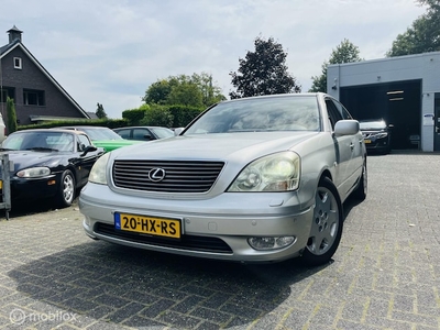 Lexus LS Benzine