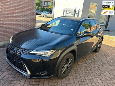 Lexus UX Benzine