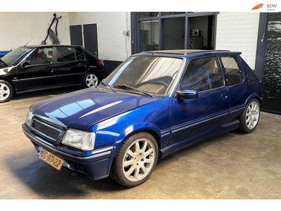 Peugeot 205 Benzine