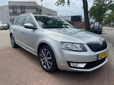 Skoda Octavia Benzine