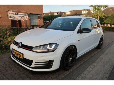 Volkswagen Golf Benzine