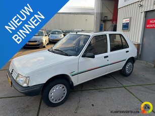 Peugeot 205 1.1 Colorline + nieuwe distributie