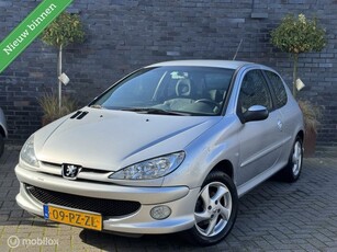 Peugeot 206 1.4-16V Quiksilver -AIRCO- Apk (26-10-2025)