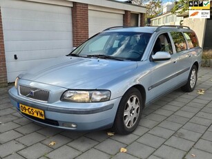 Volvo V70 2.4 Comfort Line *I.Z.G.ST.* Top onderhouden