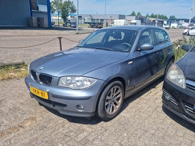 BMW 1-serie 116i High Executive MOTOR KAPOT