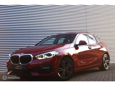 BMW 1-serie 118i Sport Line/ M sport /Navi/Xenon/Carplay/Aut